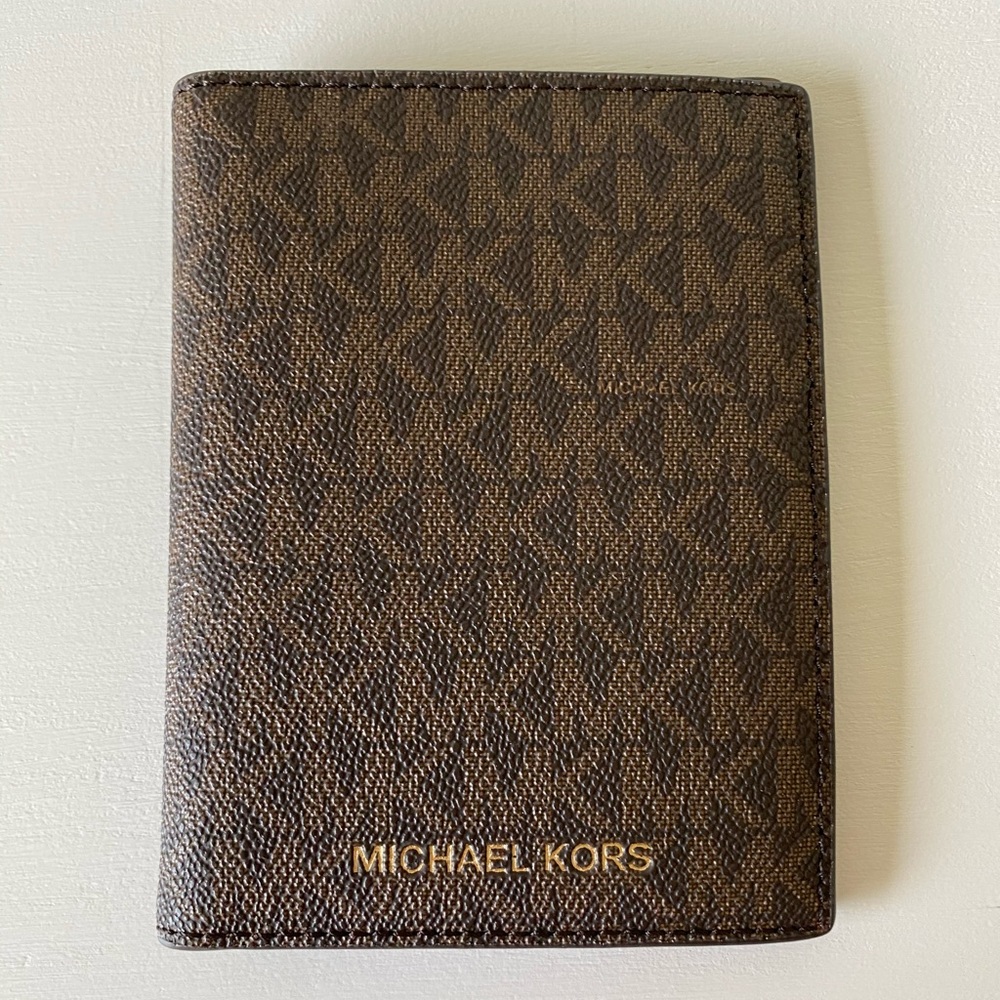 michael kors passport holder